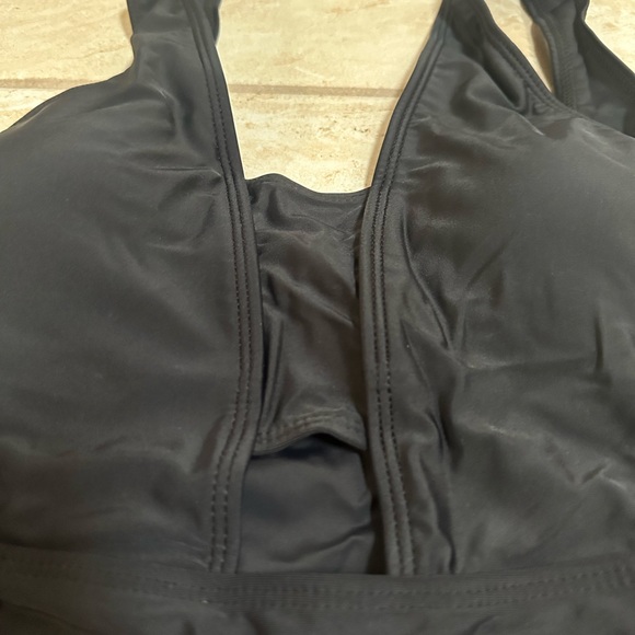 WOMENS solid cut out one piece swim suit - Picture 6 of 8